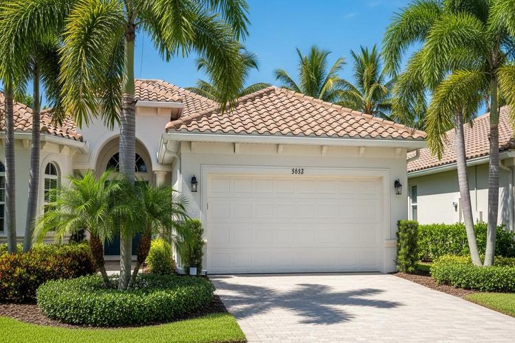 Wind Rated Hurricane Garage Doors Naples FL 2025 Guide