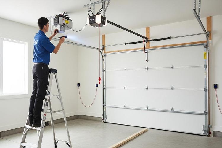 Fort Myers Garage Door Opener Troubleshooting Guide